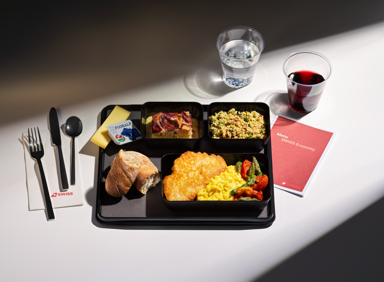 SWISS_Economy_Meal_3