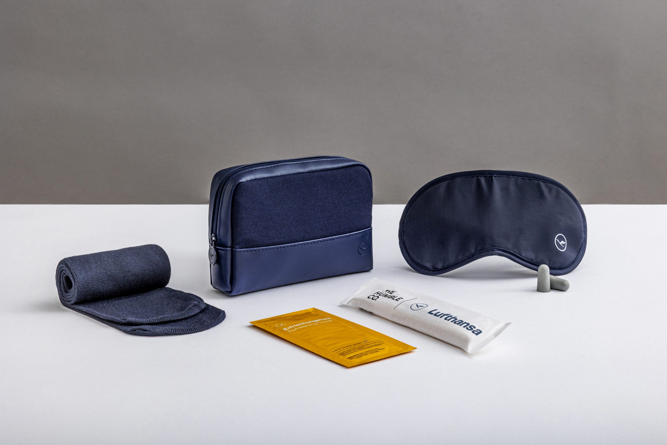 LH-AmenityKits2025-PremiumEconomyClass-BluePouch-B-01